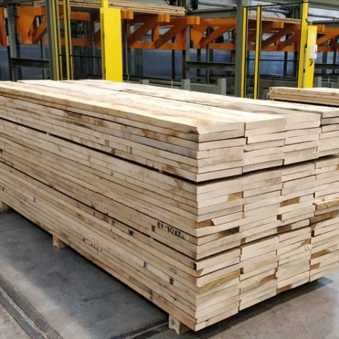 Hublet -  Spécialiste européen en avivés chêne 27 mm - fournisseur bois de chene
